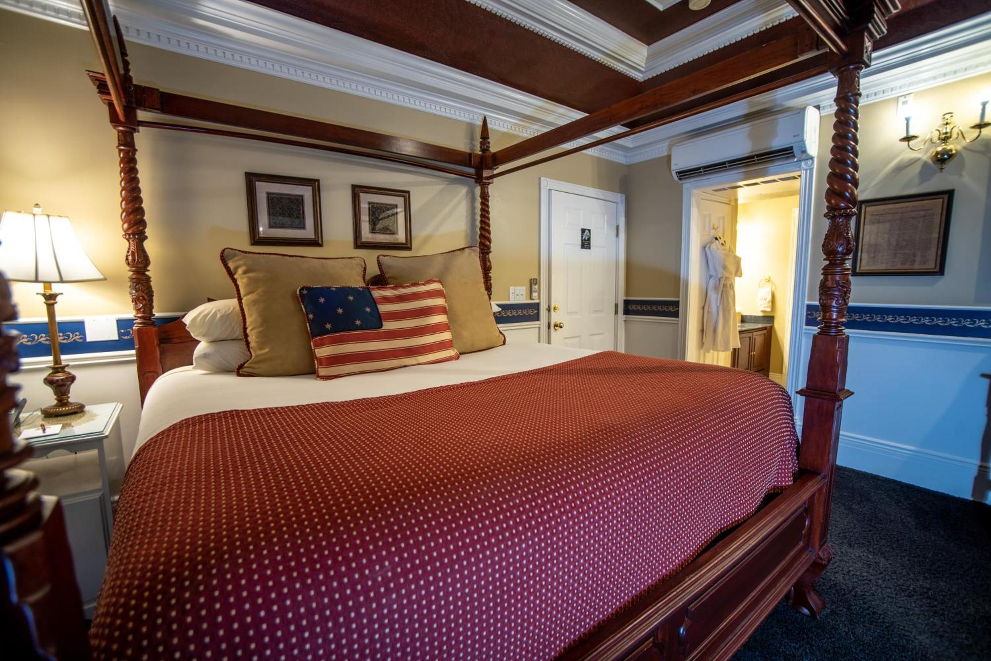 The Anniversary - Fifth South Hotel 4*