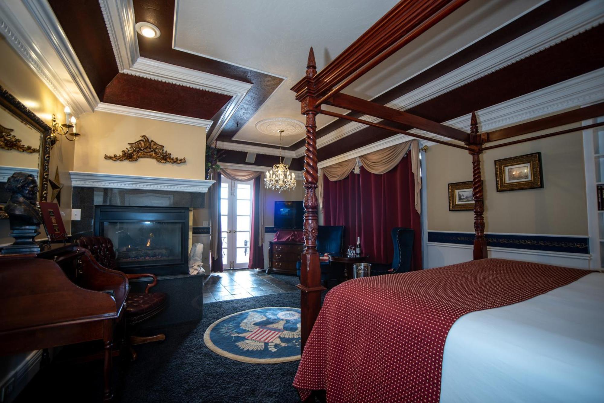 The Anniversary - Fifth South Hotel 4*