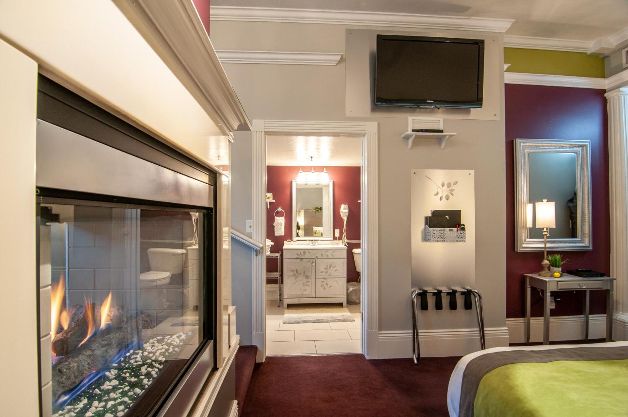 The Anniversary - Fifth South Hotel 4*